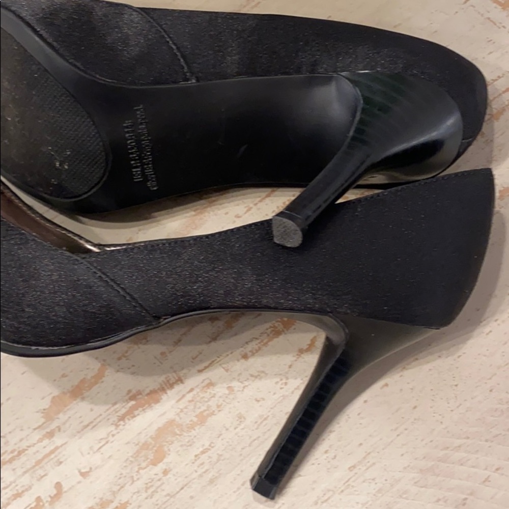 Rampage Heels - Picture 3 of 5